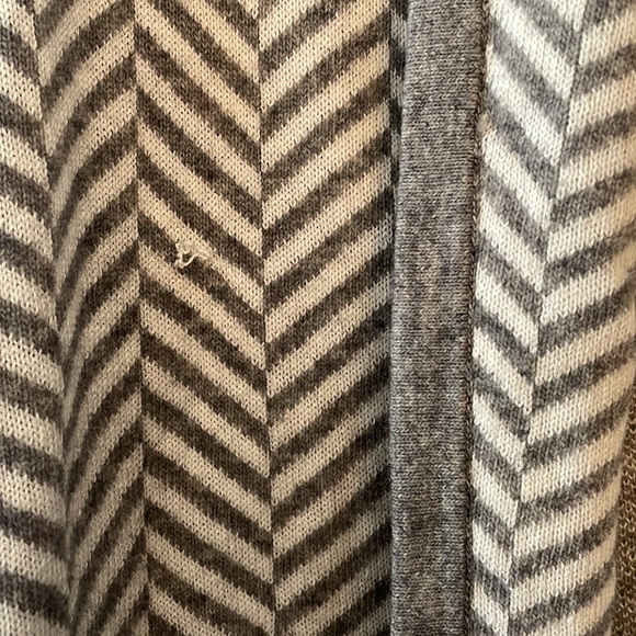 Super chic herringbone coatigan from Ann Taylor- excellent condition! - Picture 3 of 4